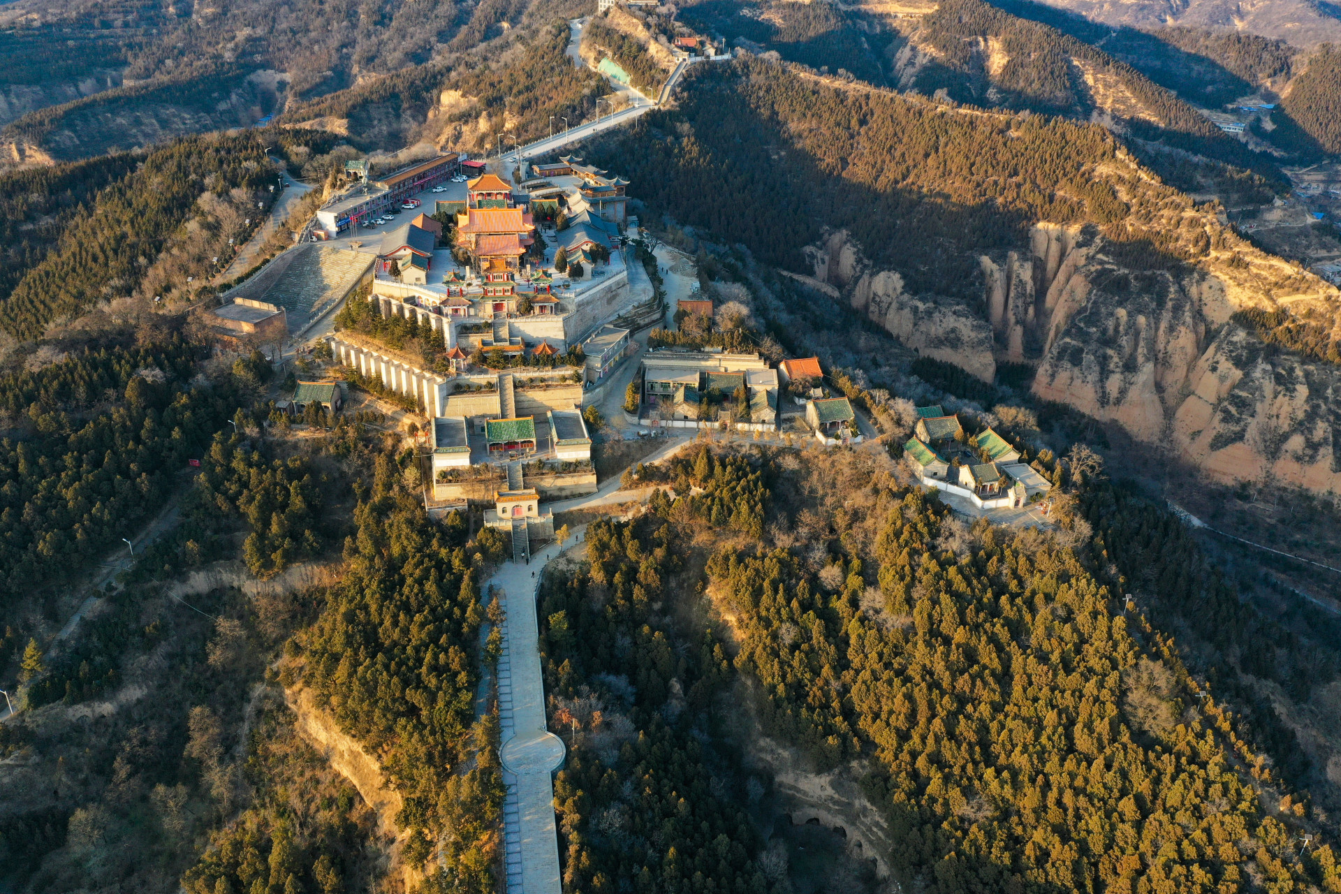 万众瞩目清凉山