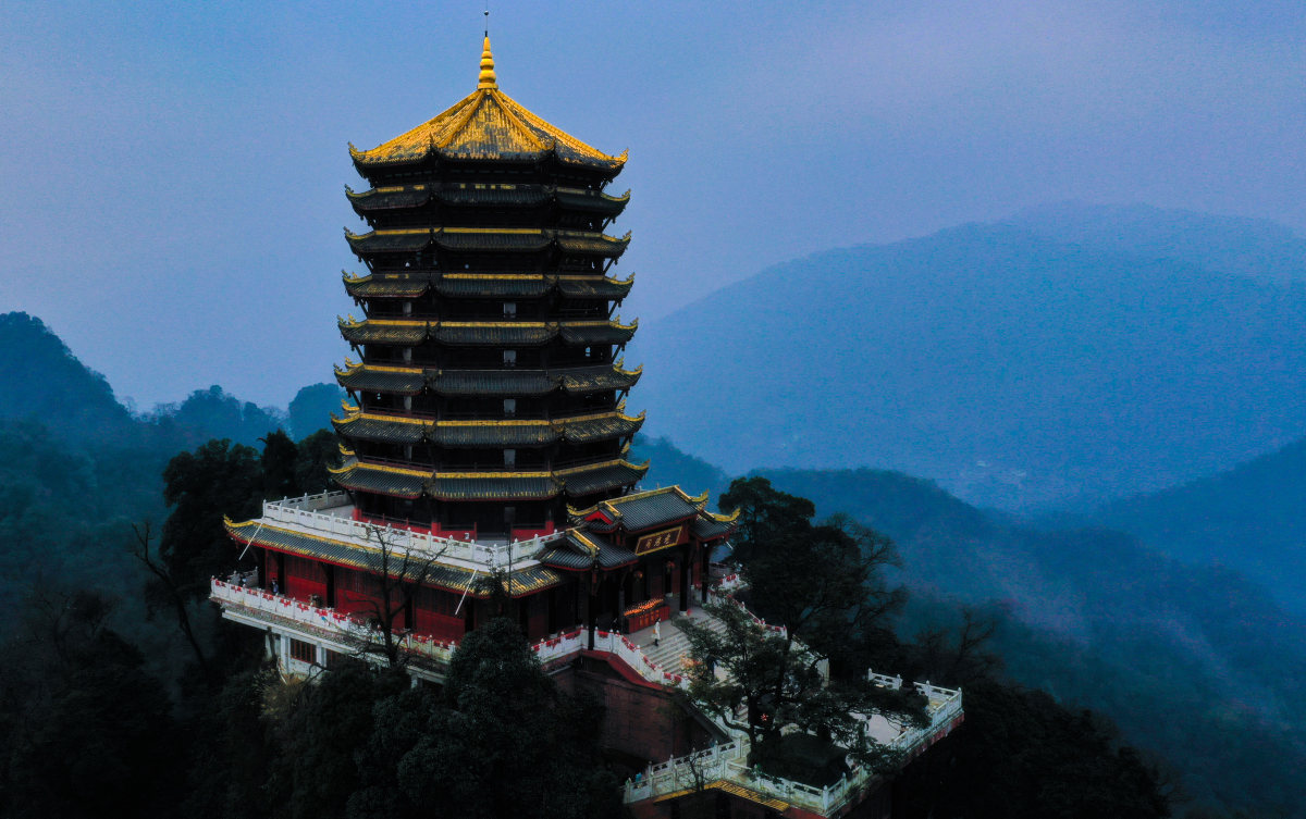 老君阁 来自 余浩天 | 天空之城