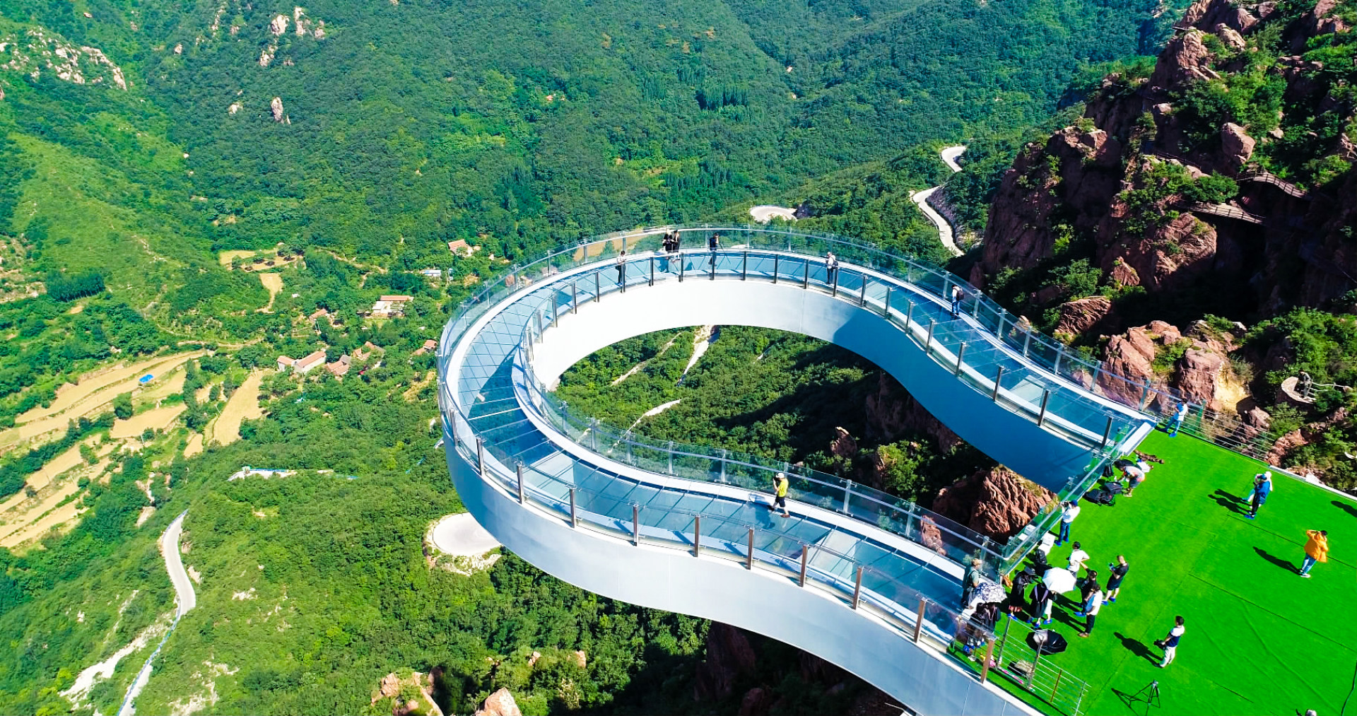 伏羲山红石林景区