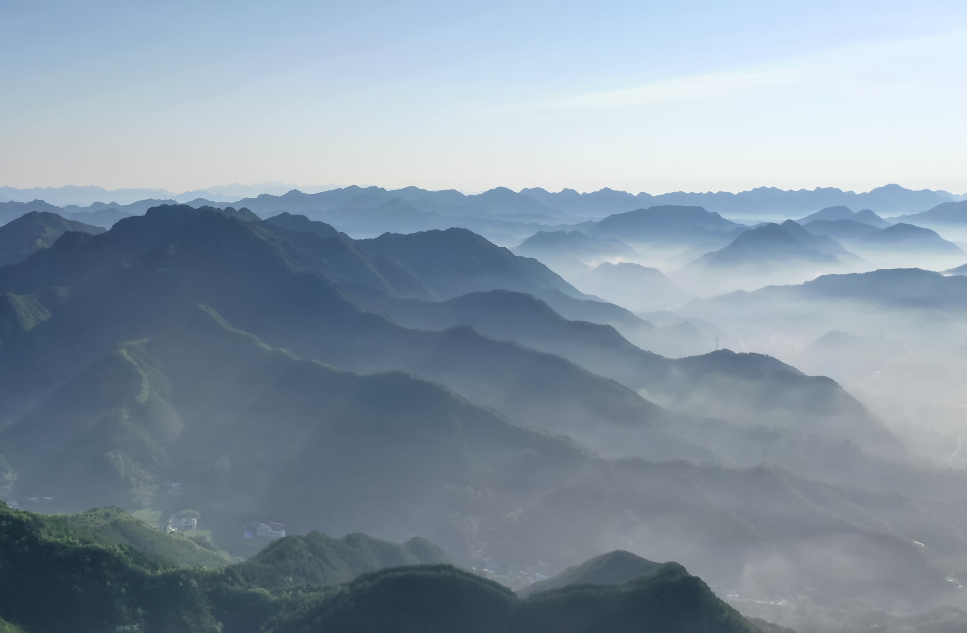层峦叠嶂伏牛山