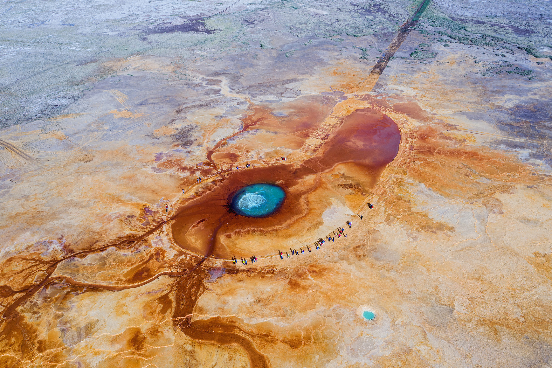 青海茫崖艾肯泉