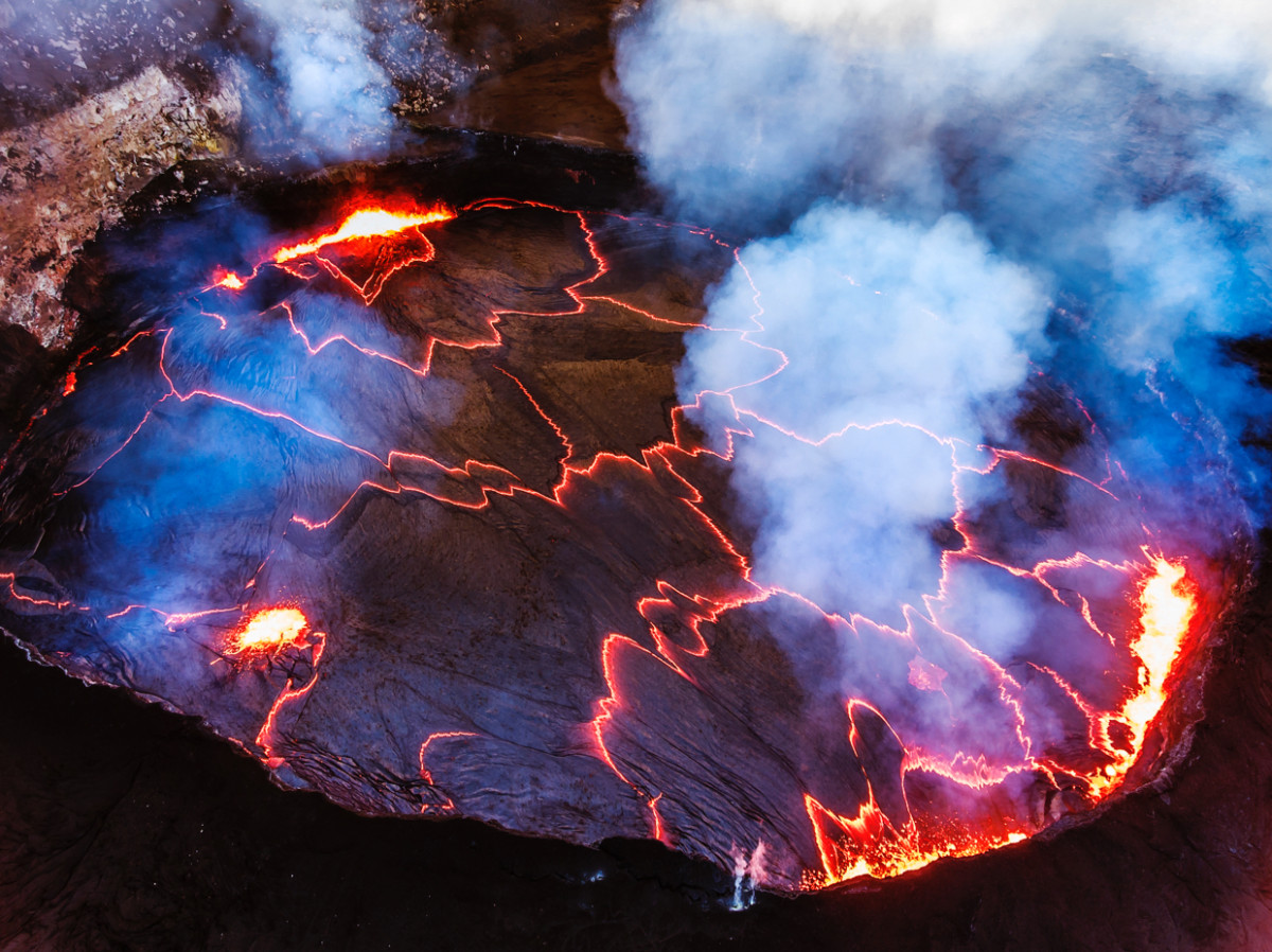 夏威夷活火山火山口