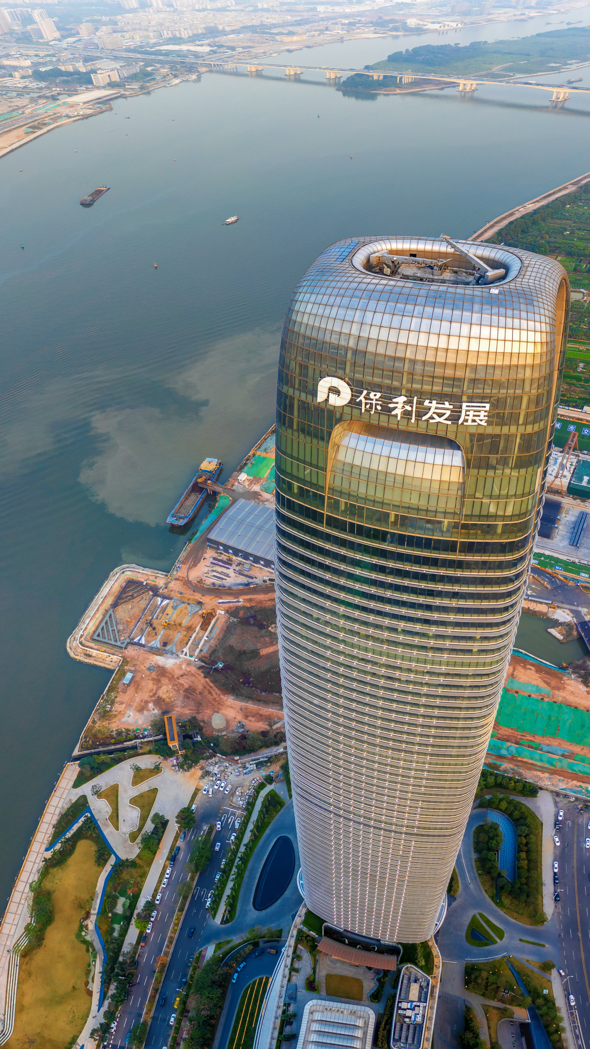 广州琶洲保利发展大厦写真