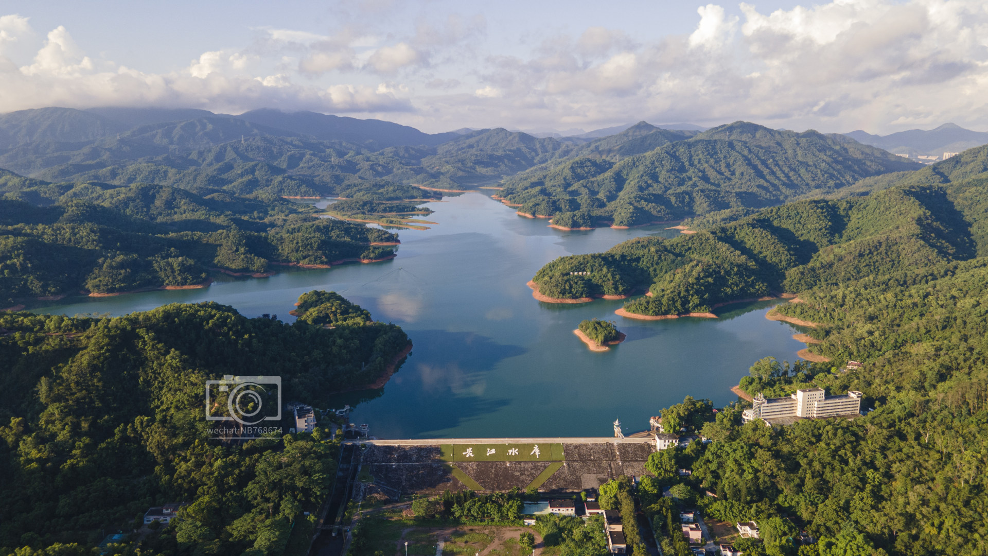 晨曦的长江水库