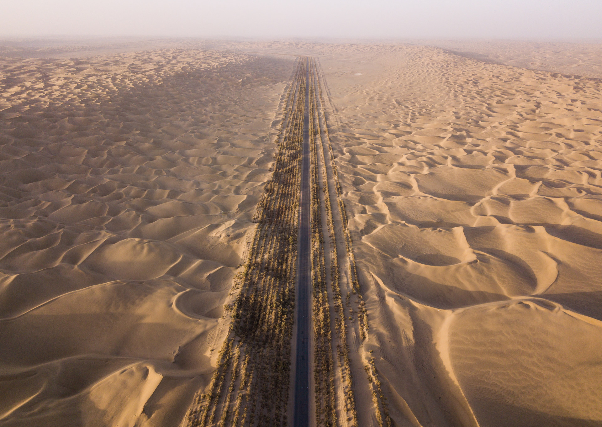 塔克拉玛干沙漠公路