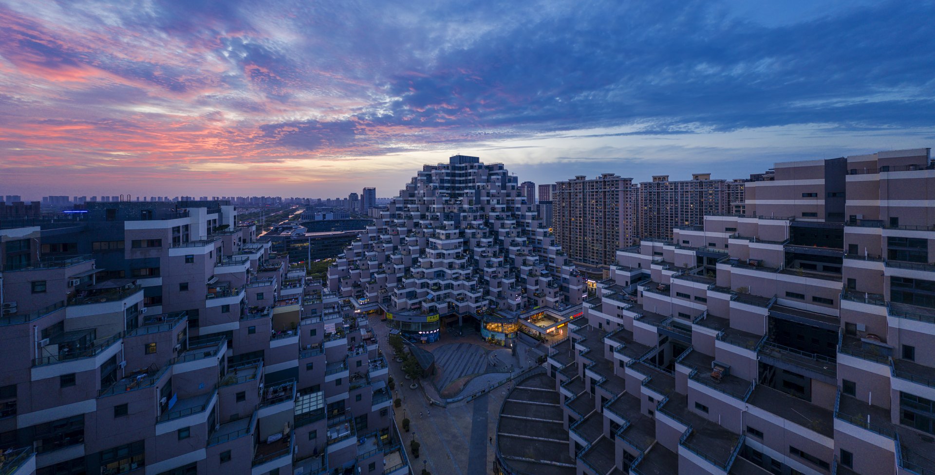 花桥的金字塔楼