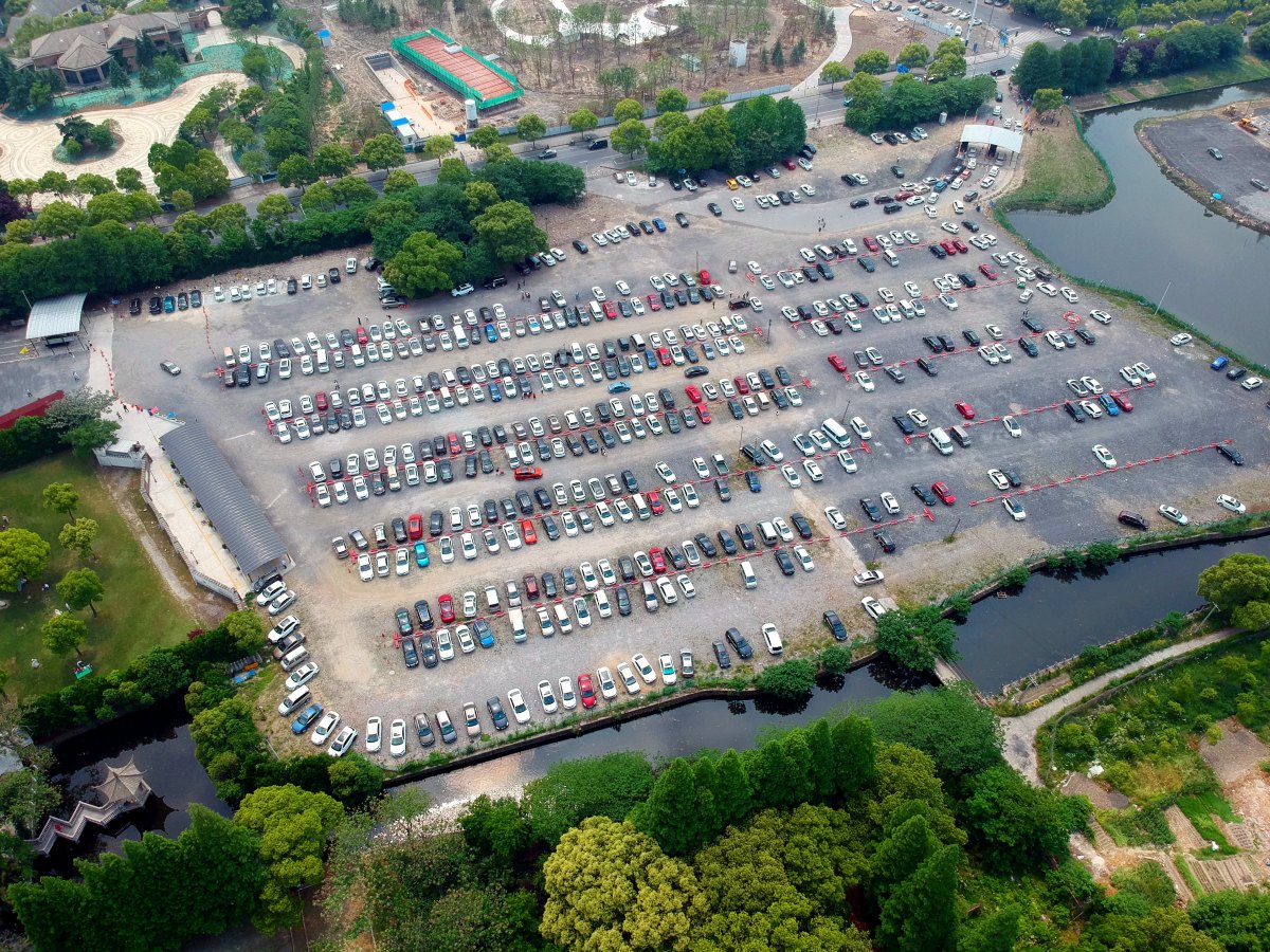 上海松江佘山国家森林公园停车场