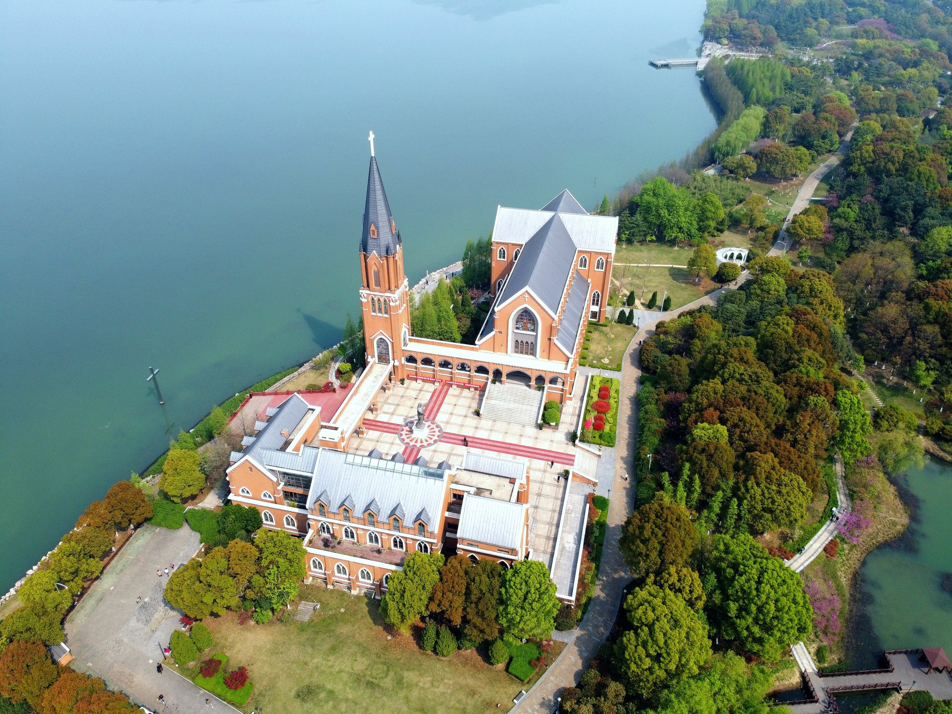 苏州独墅湖教堂图片
