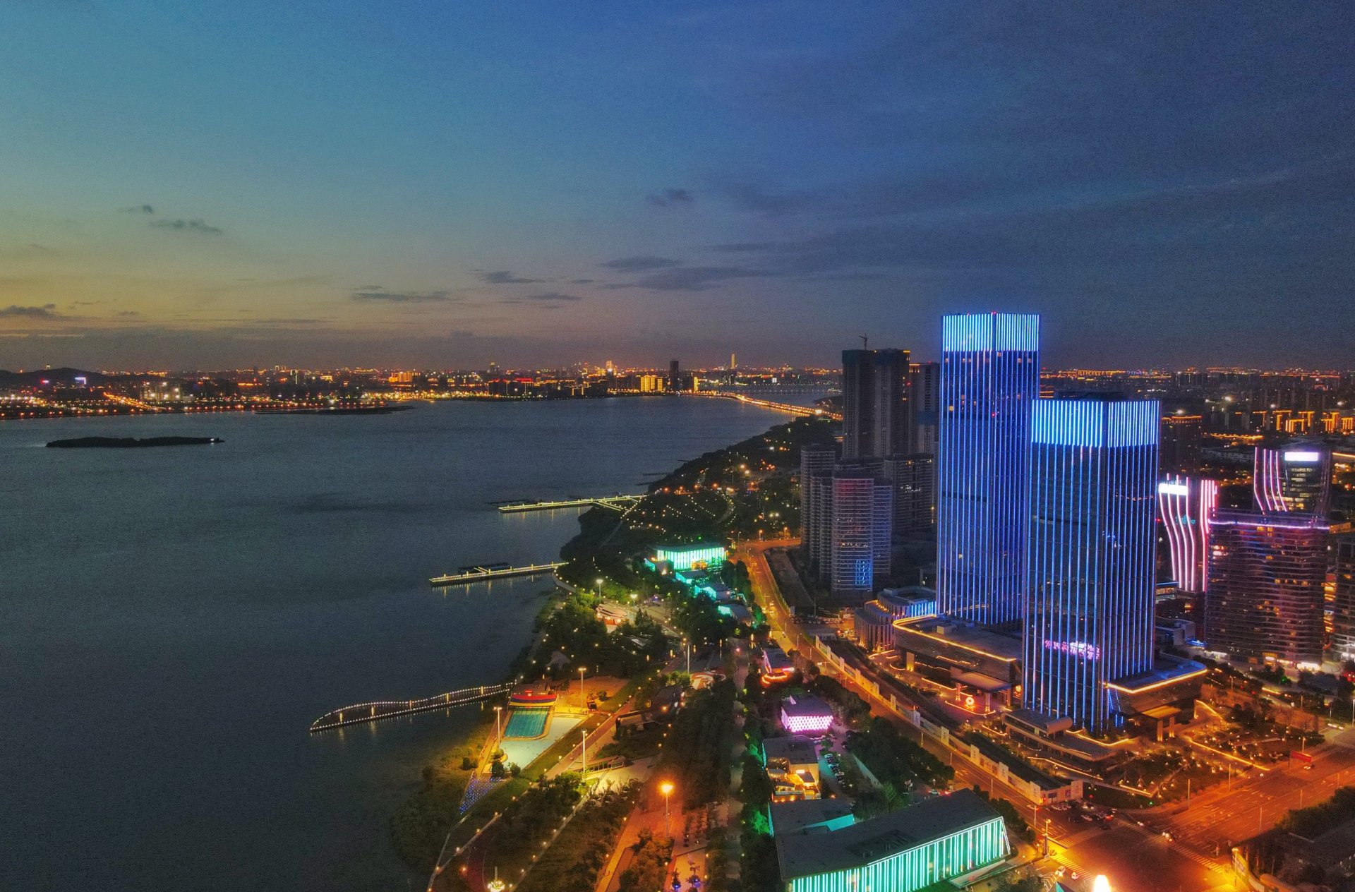 苏州湾黄金湖岸旅游区