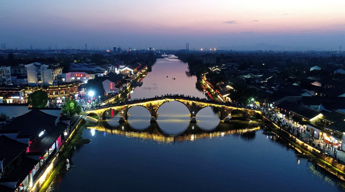 京杭大运河余杭塘栖七孔古桥广济桥宋代