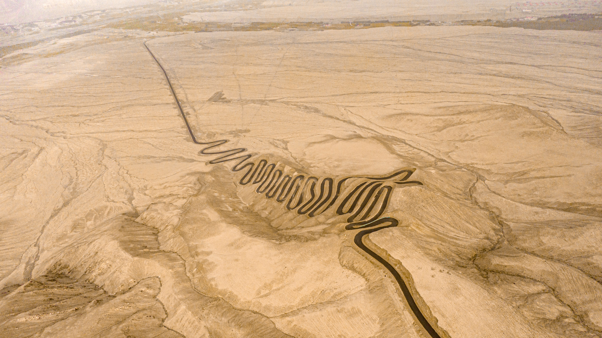 新疆帕米尔高原盘龙古道