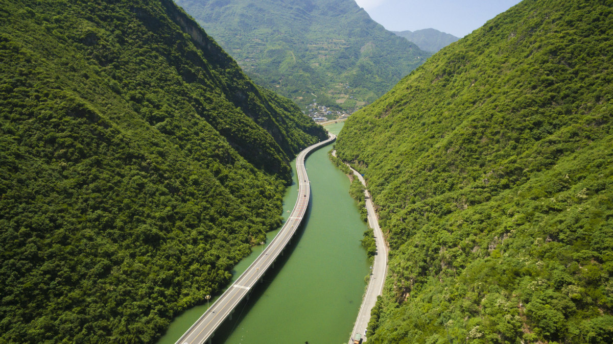 中国最美水上公路(组照.jpg