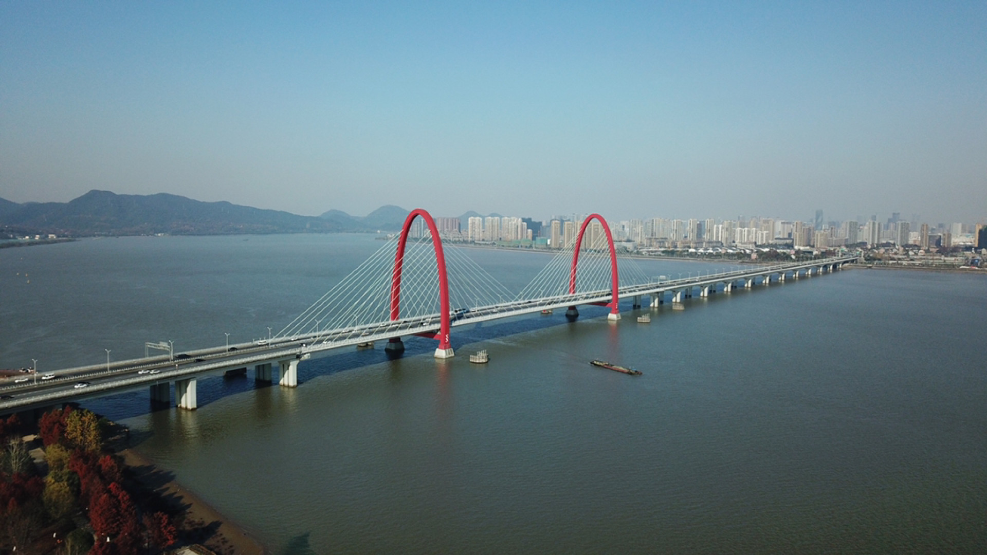 之江大桥,又名钱塘江7号桥,连接杭州西南与滨江区的公路桥