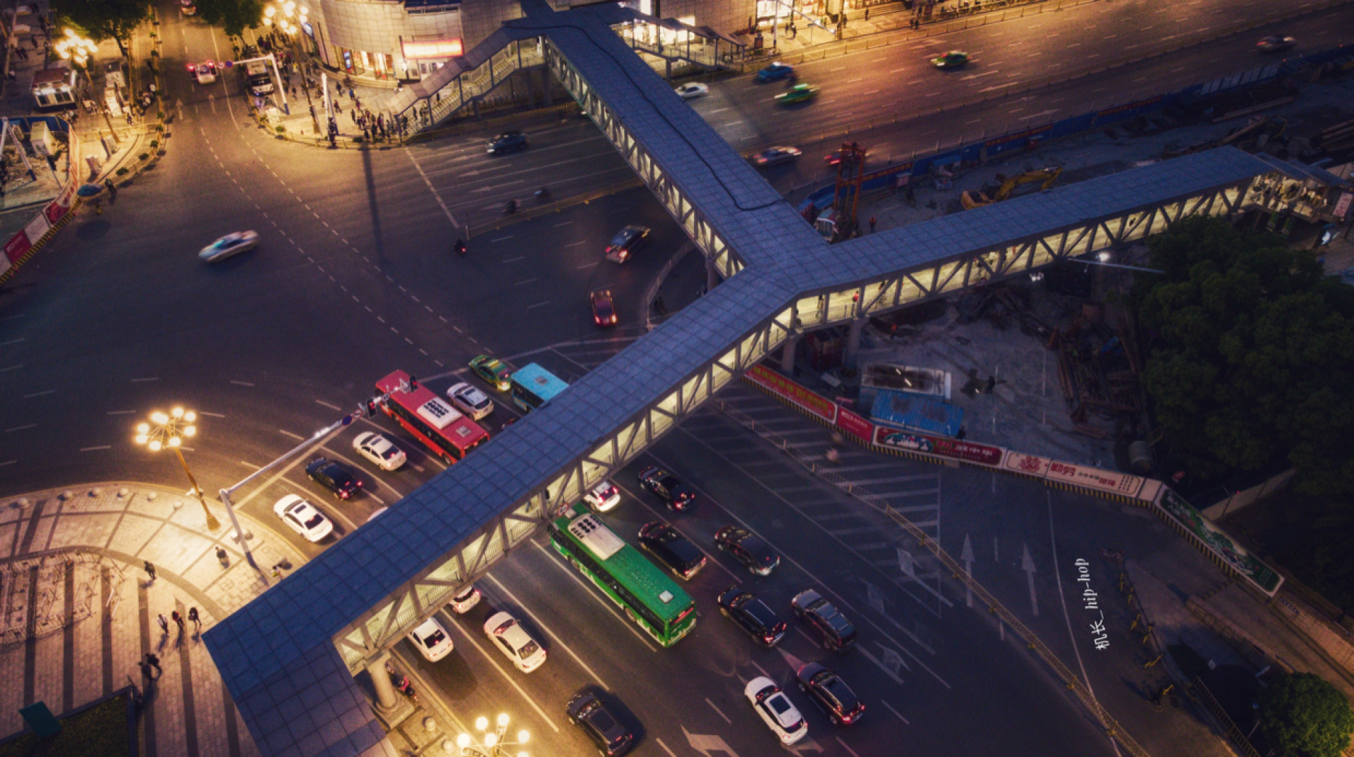 南昌八一广场天桥