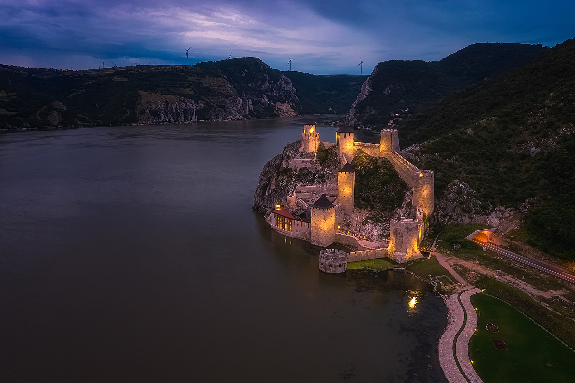 来自 吕图lv_vision | 天空之城