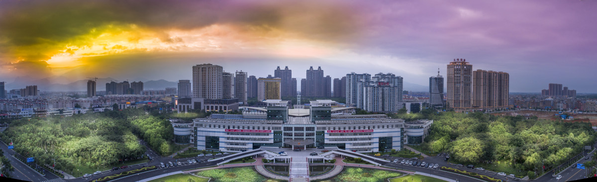 航拍《贵港市政府广》