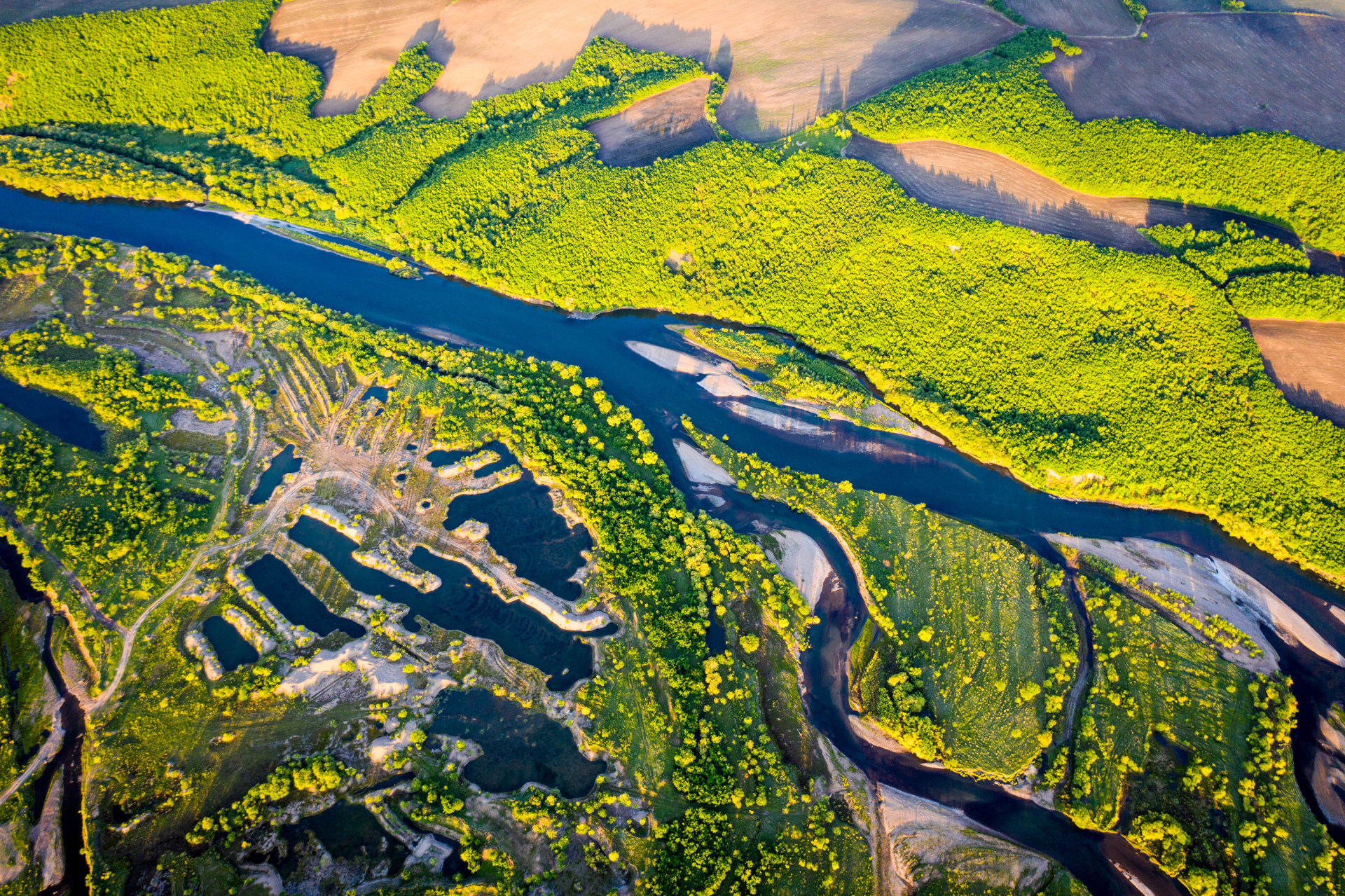 呼伦贝尔市鄂伦春旗大杨树镇甘河湿地