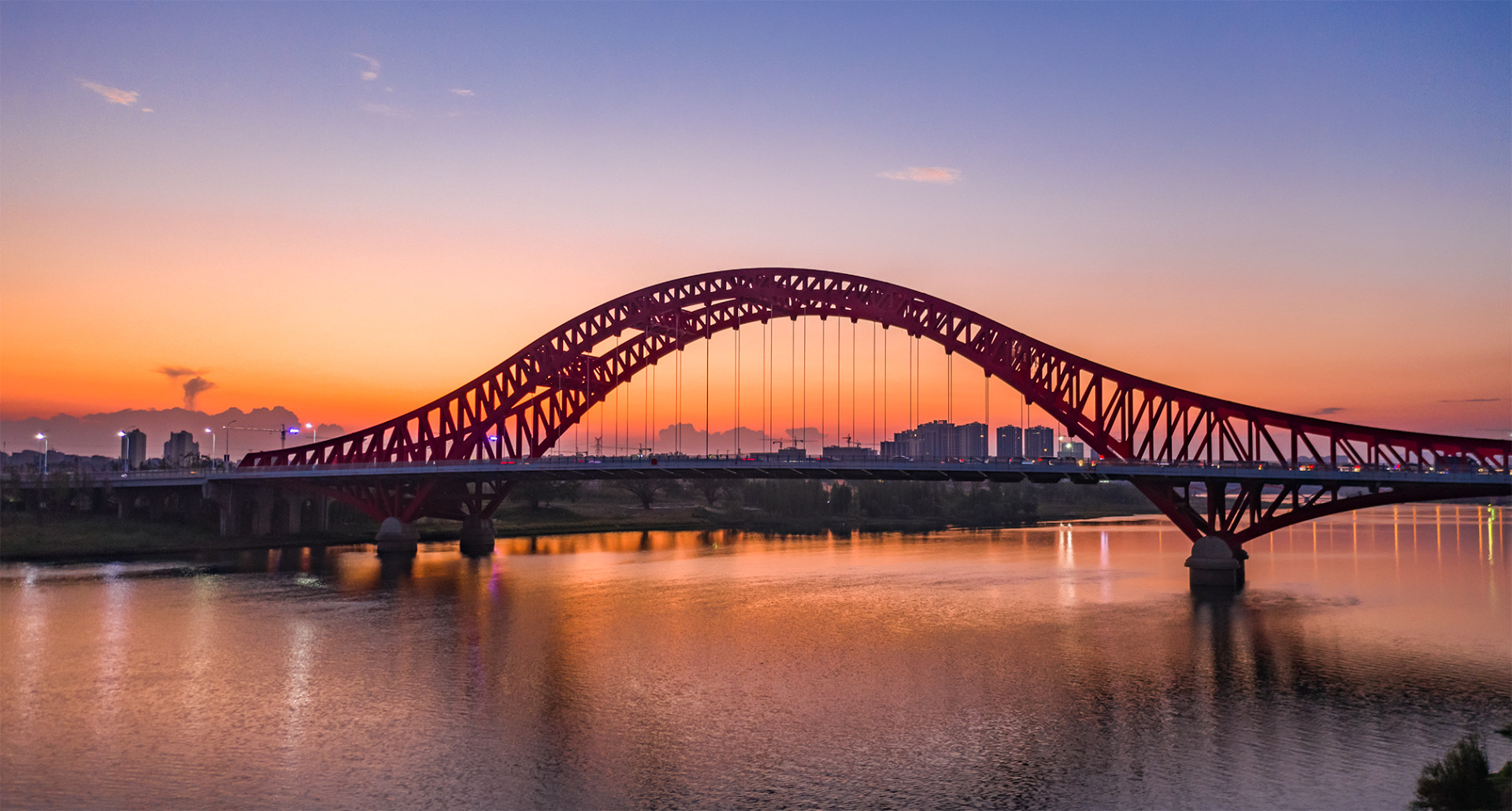 烈焰红唇mavic 2 pro赣州新世纪大桥