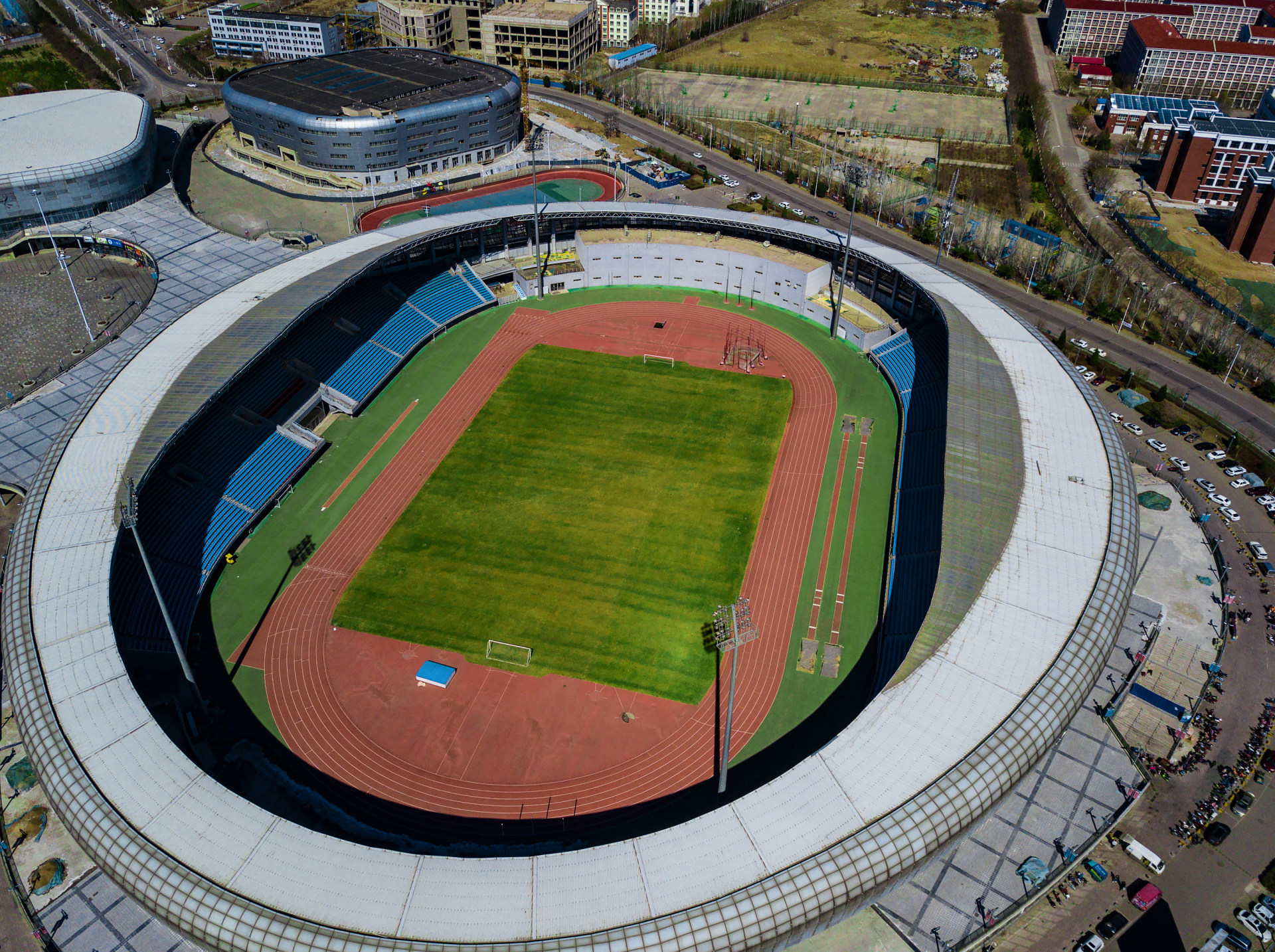 承德大学城奥体中心