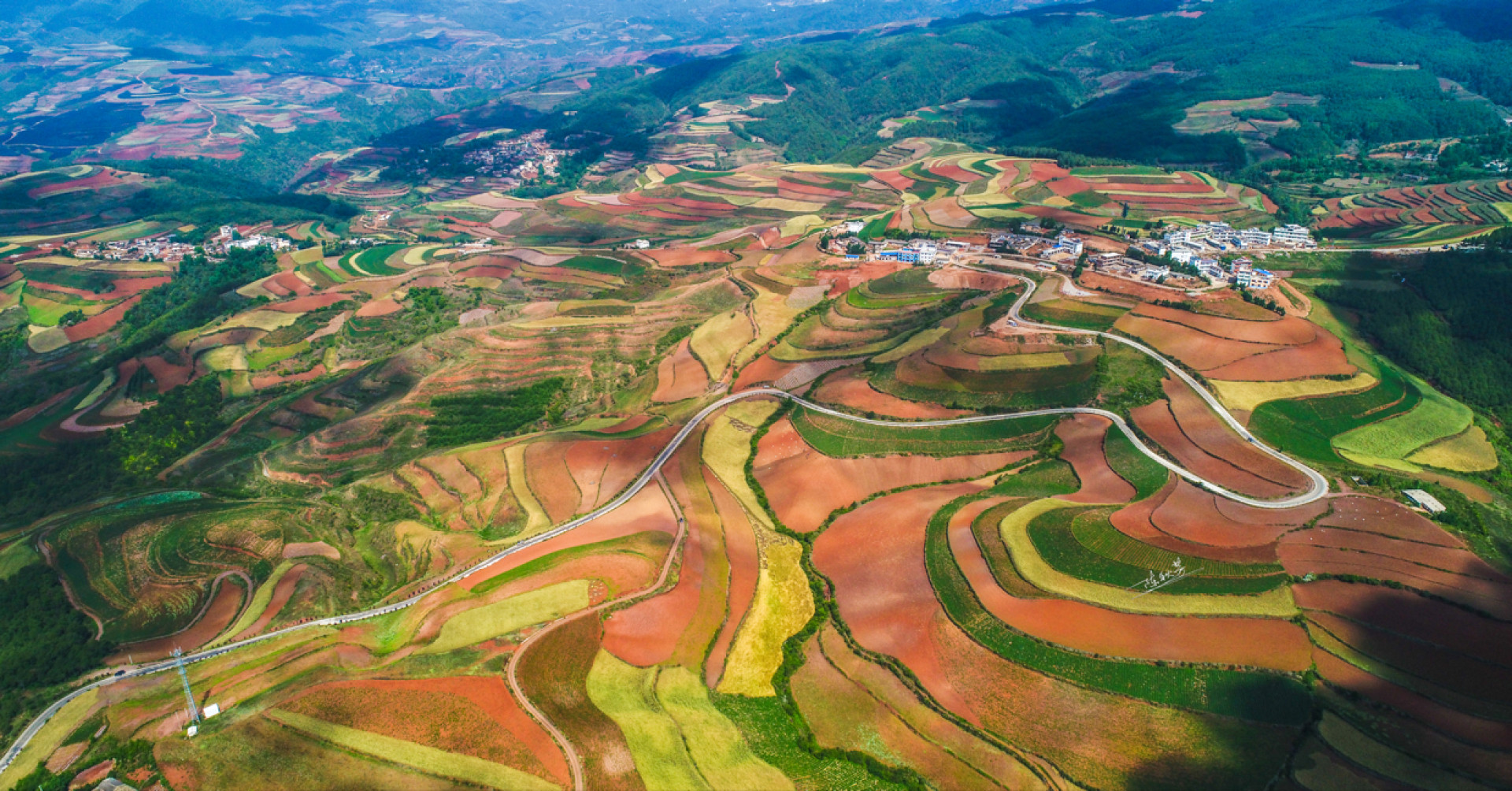 航拍云南东川红土地陈秋芳摄影