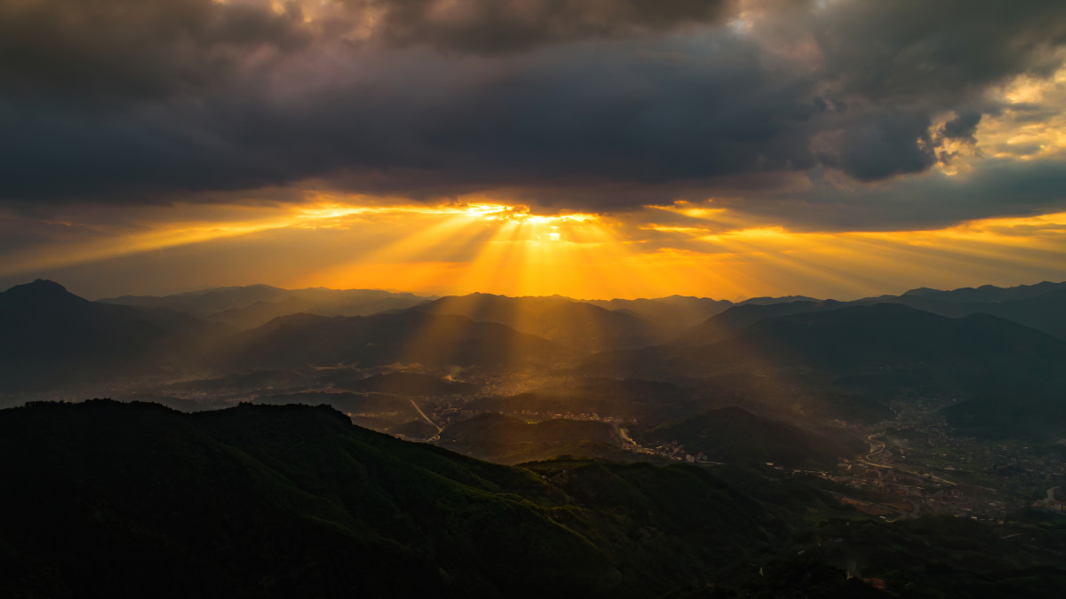 金光万丈goldenlight