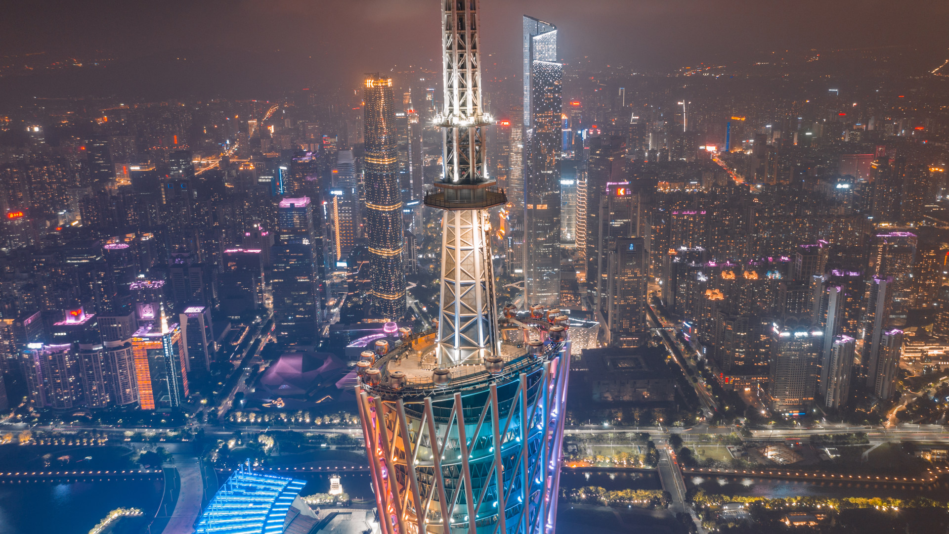 一塔倾城cantontower