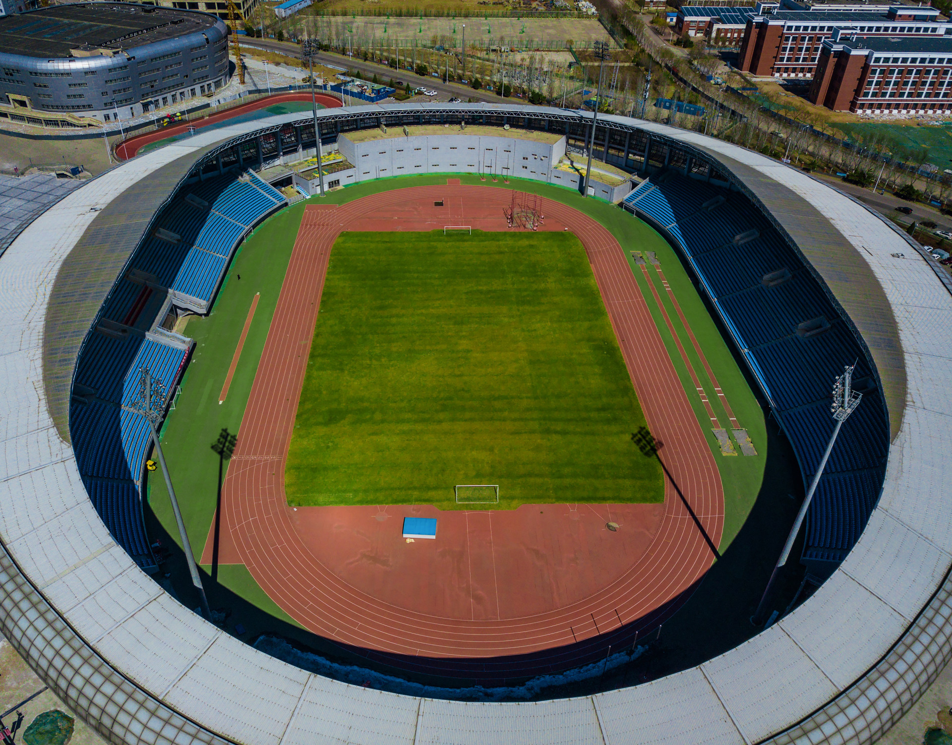 承德大学城奥体中心