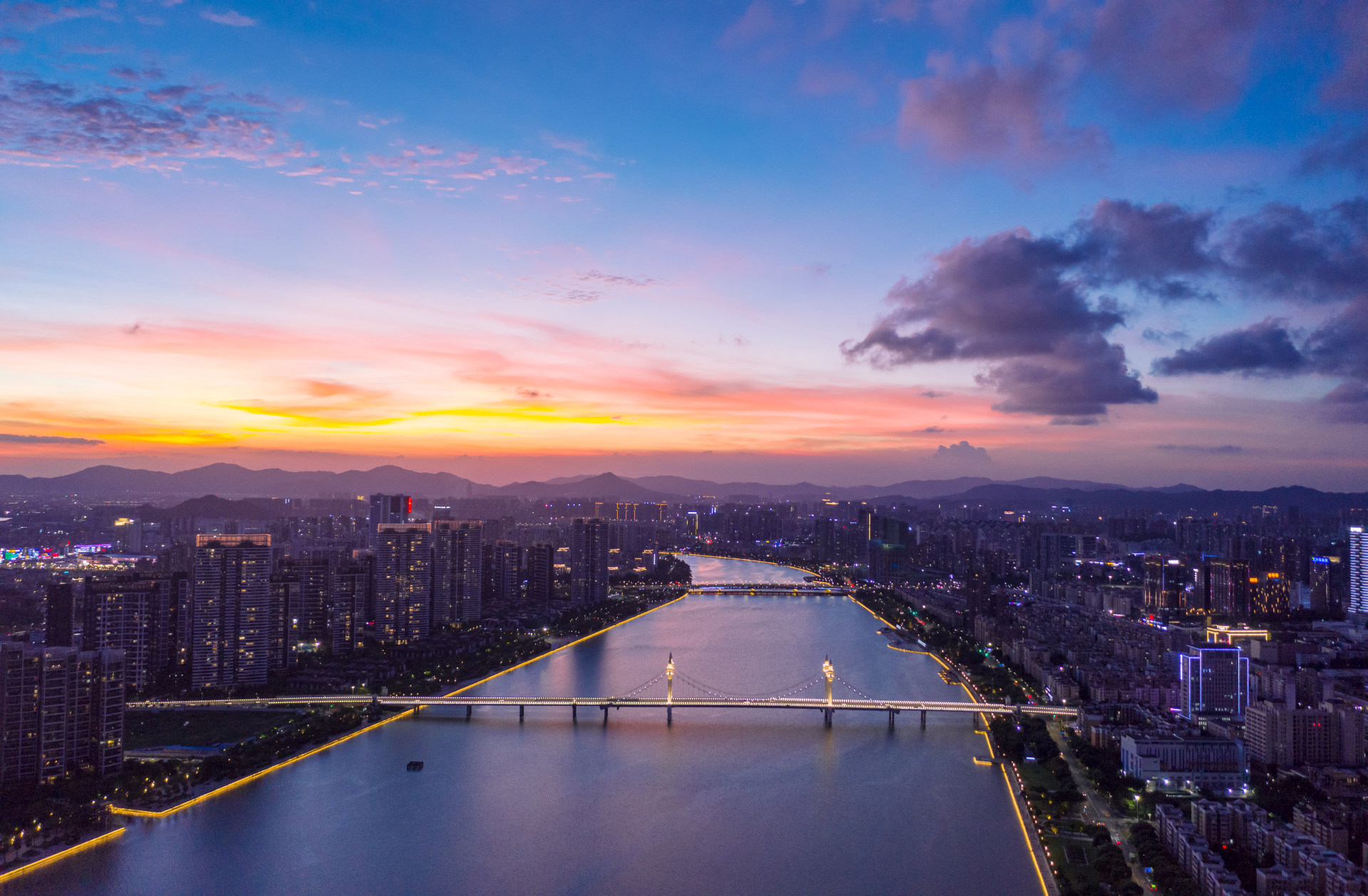 珠海白石桥城市风光晚霞