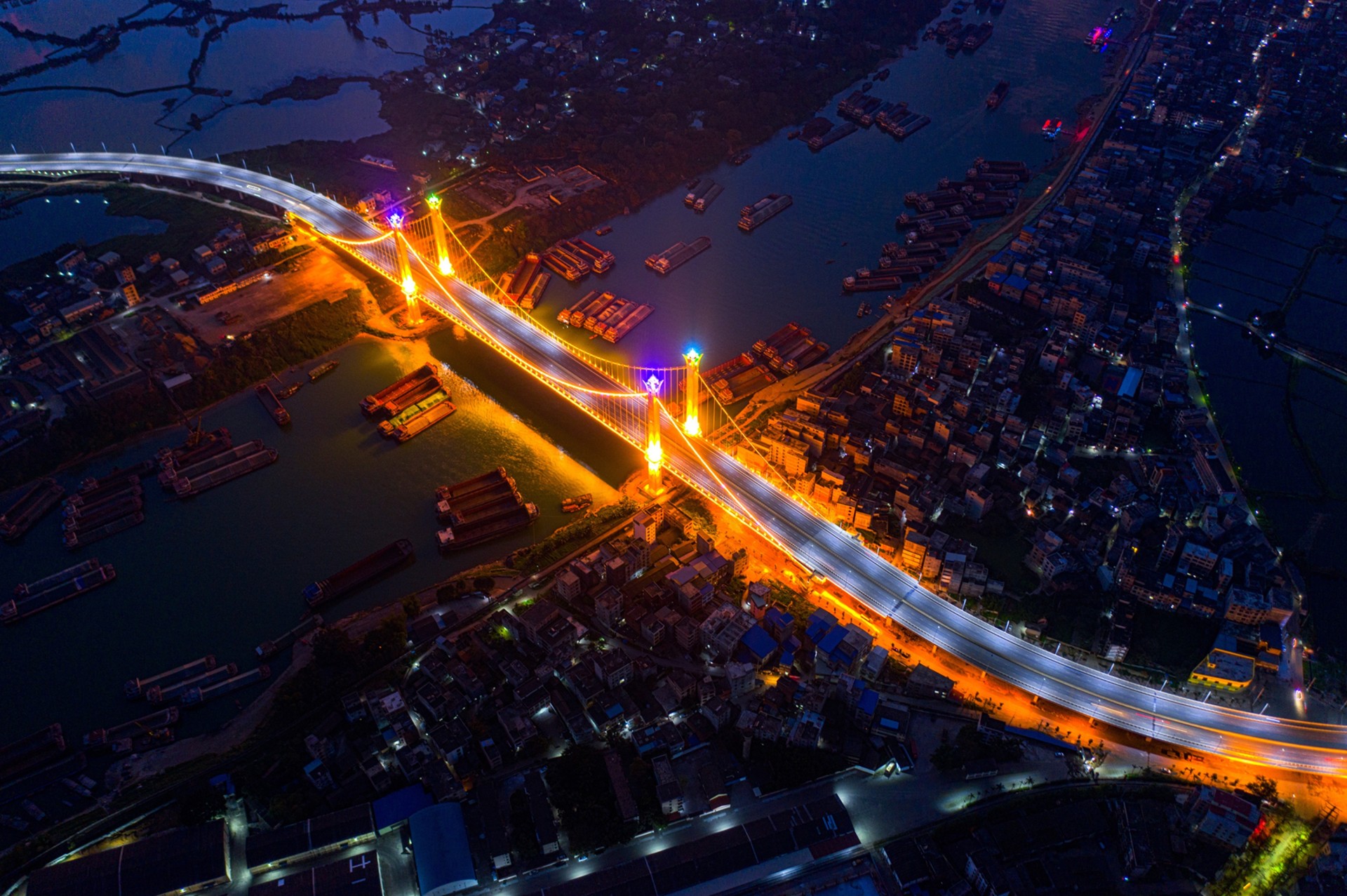 郁江大桥夜色mavic 2已投稿年度航拍大赛广西贵港市郁江大桥夜色