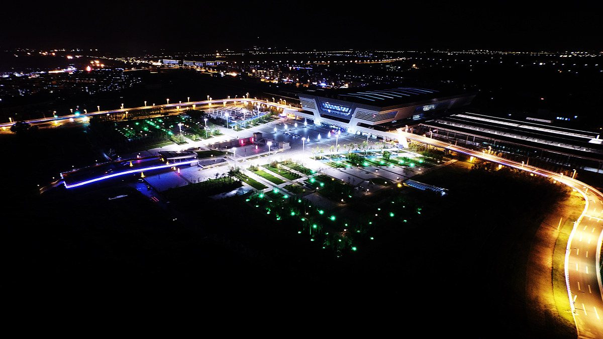 大庆西站夜景