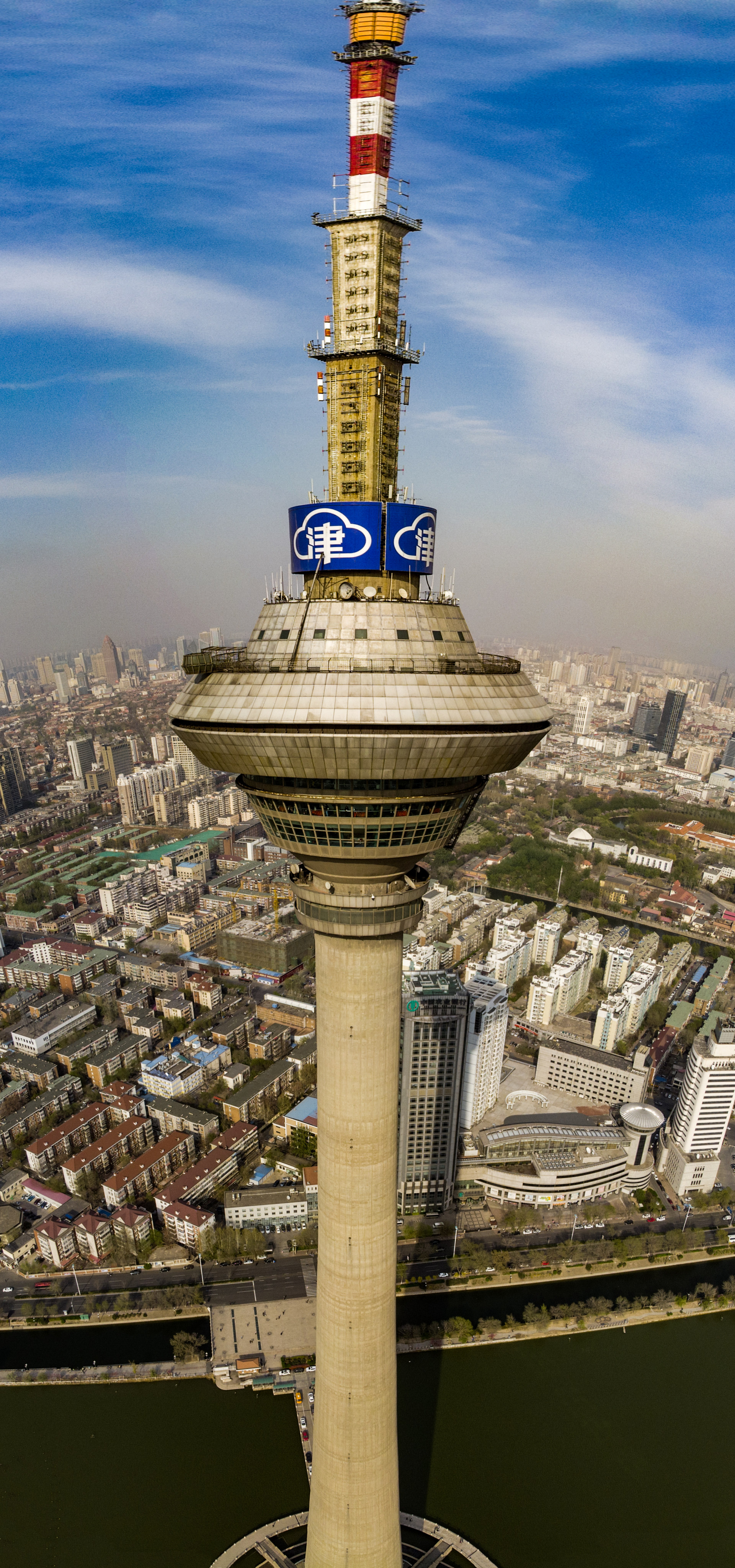 天塔——飞上去观光!