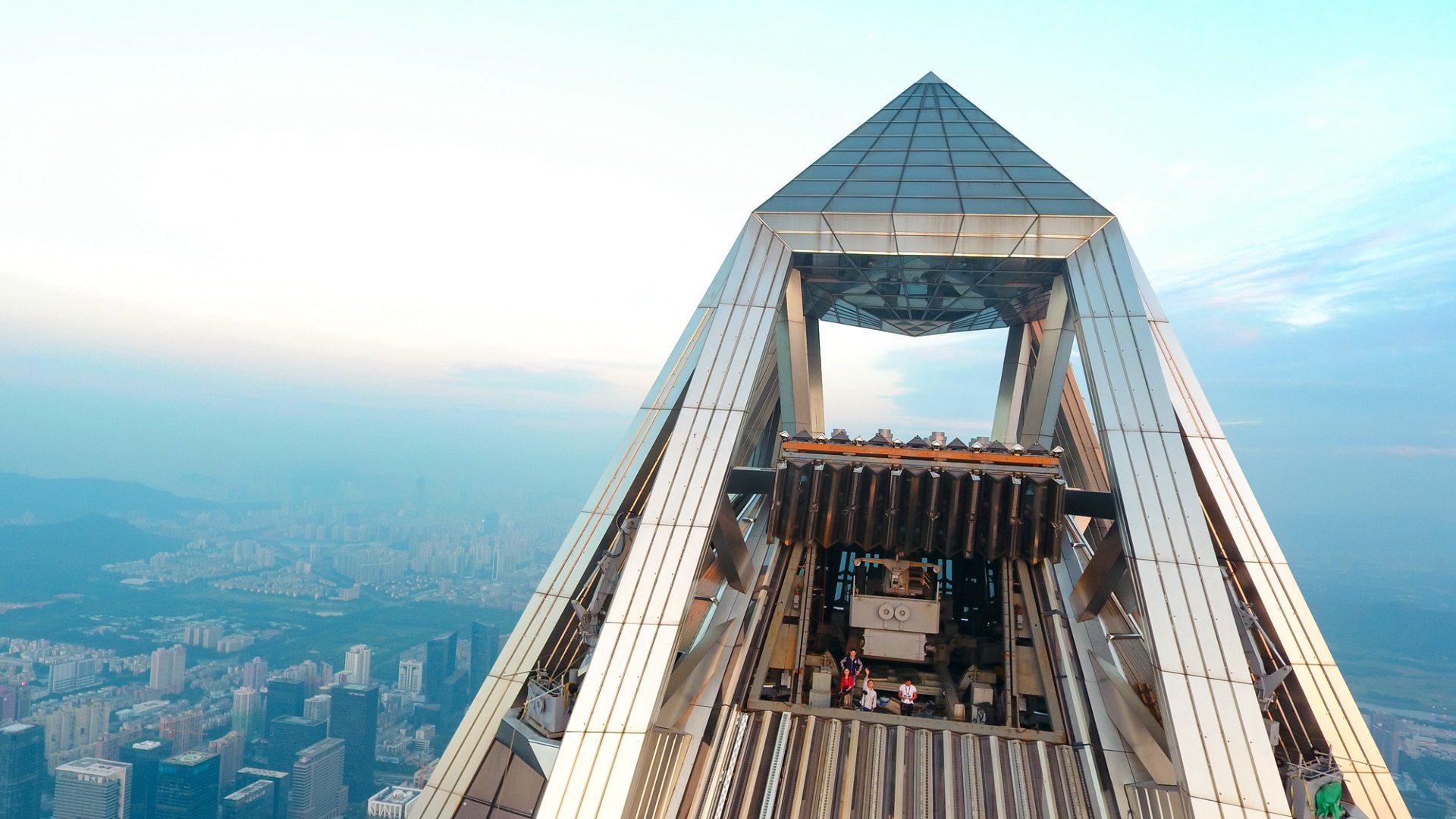 12.16 航拍深圳平安大厦 楼顶