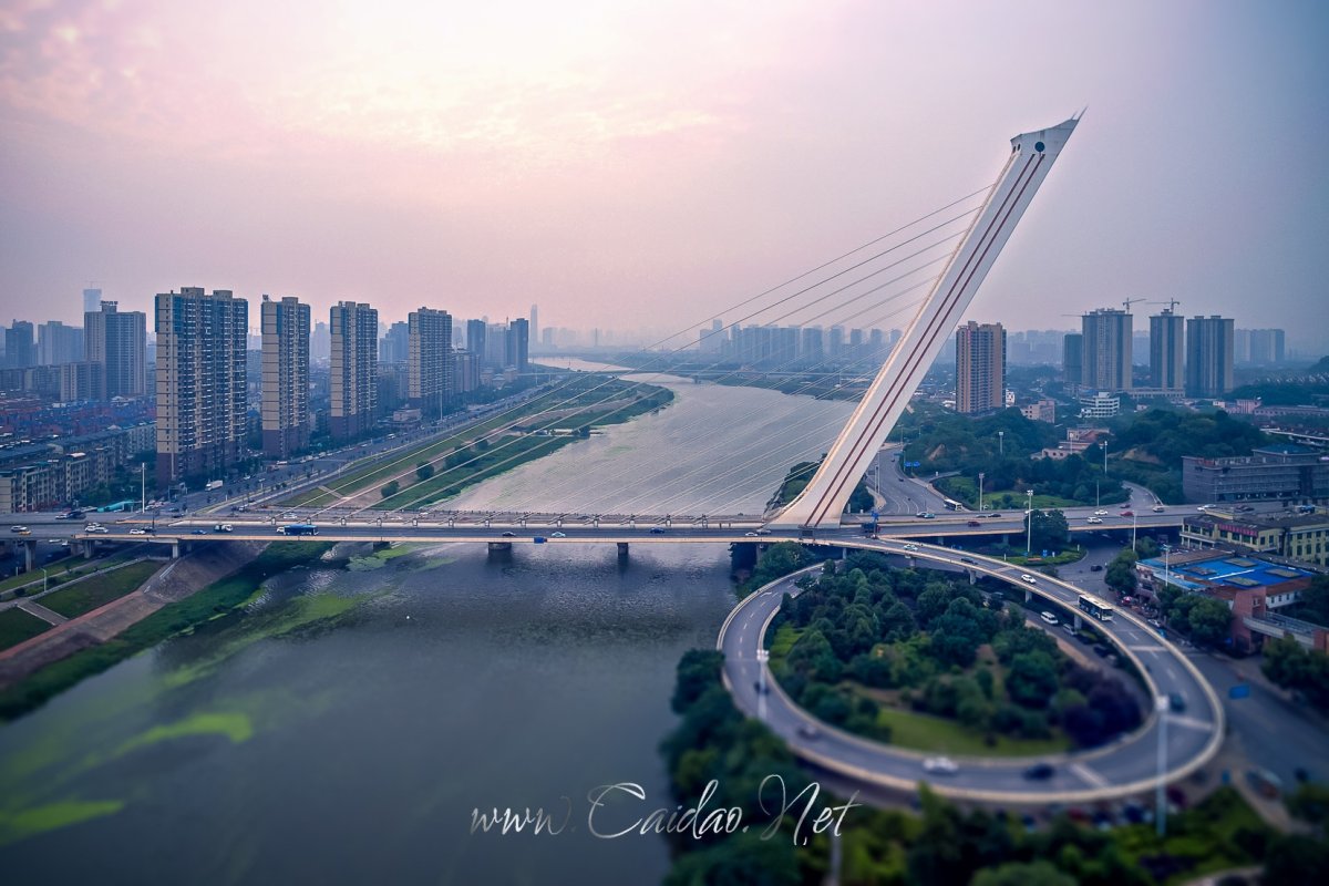 世界上唯一高度超百米的混凝土斜塔桥 来自 老李菜刀 | 天空之城