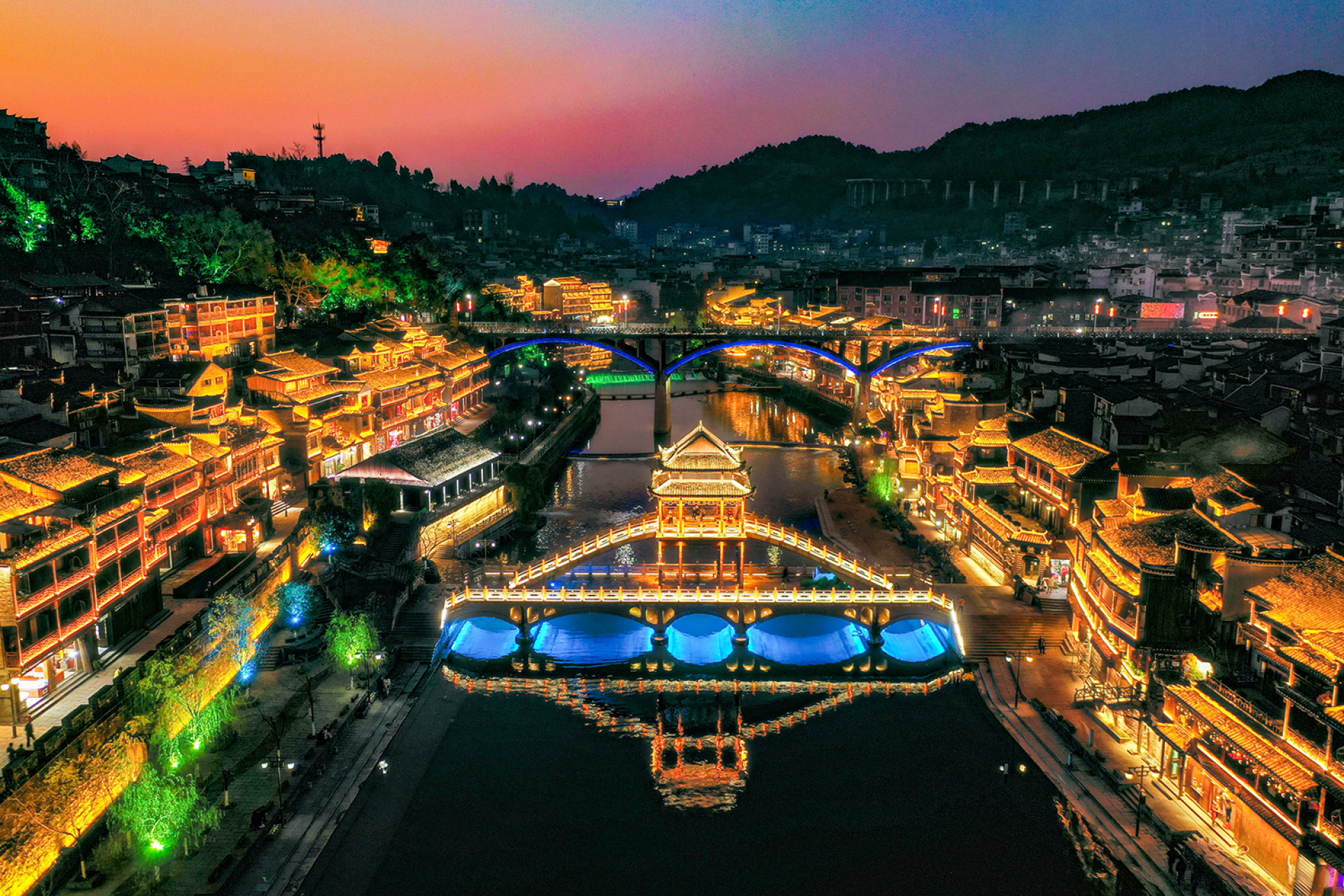 美丽的凤凰古城