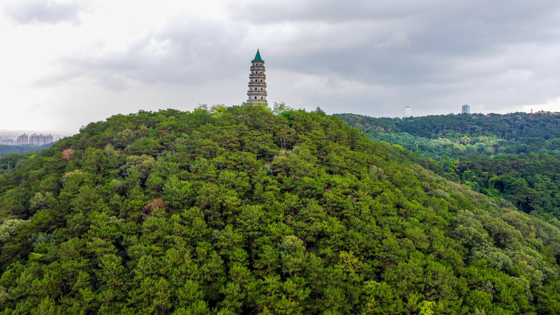 青秀山风景区龙象塔