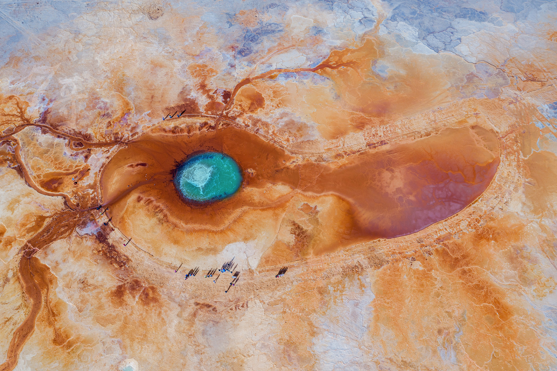 青海茫崖艾肯泉