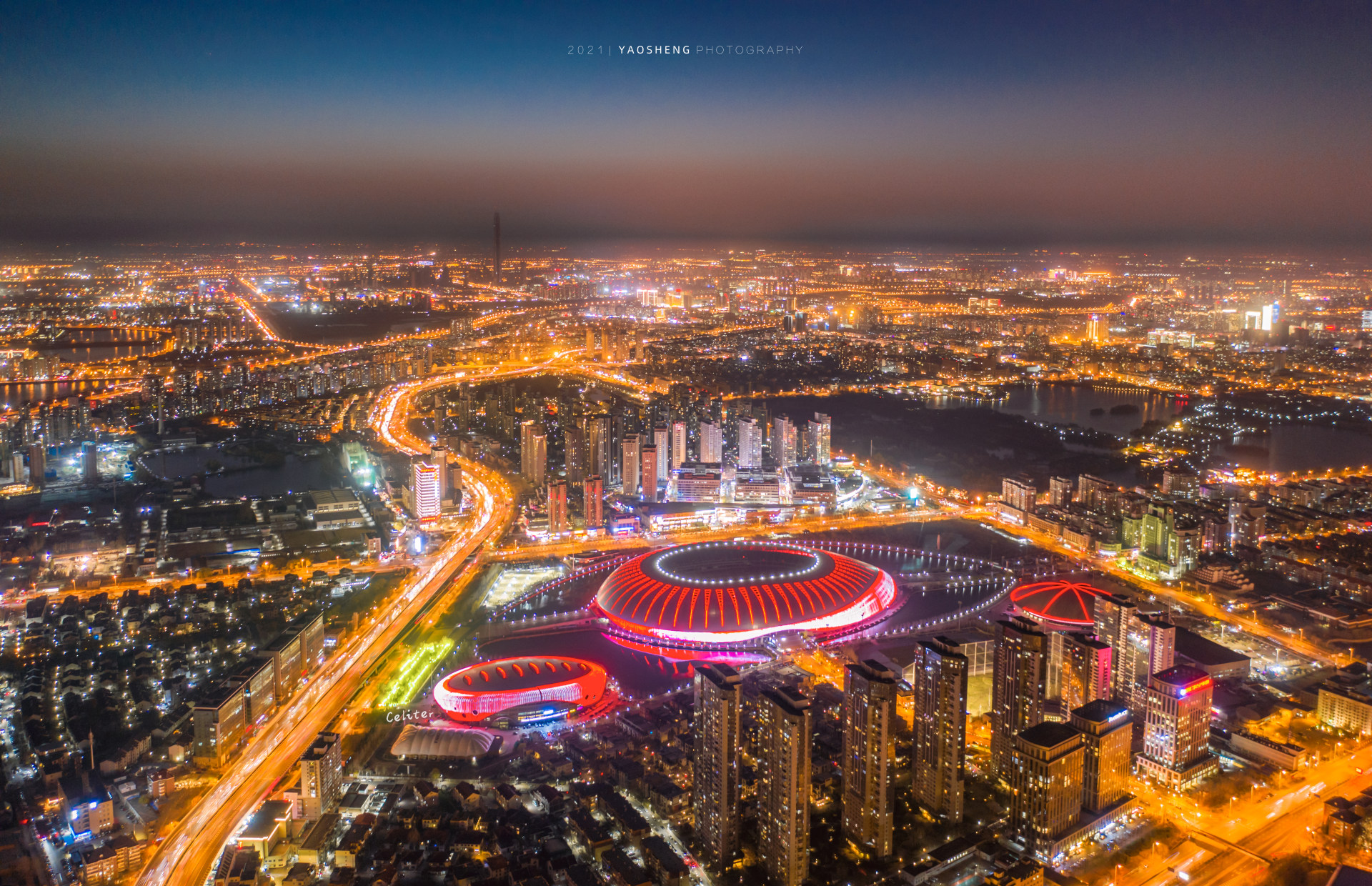 天津奥林匹克中心体育场夜景