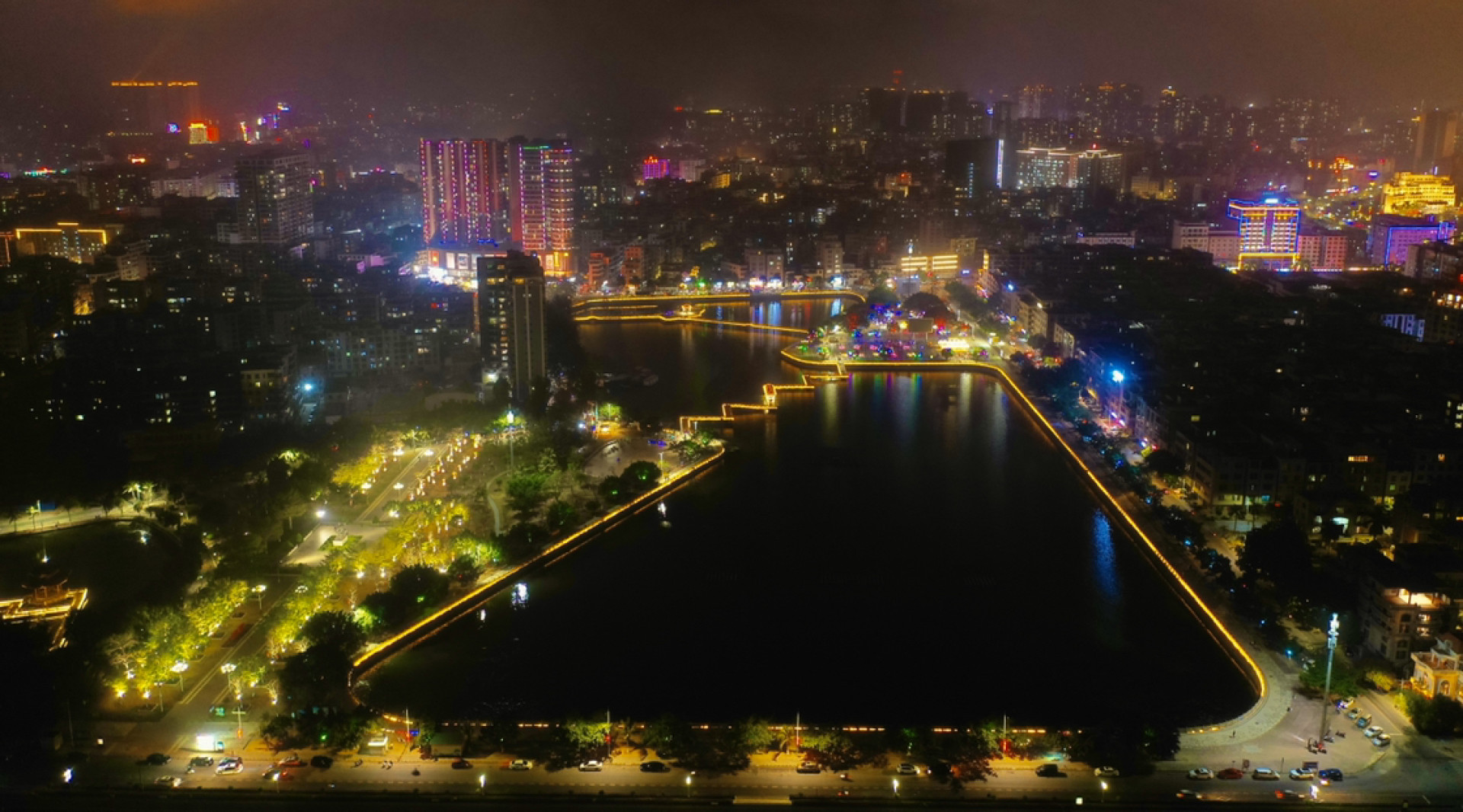 广东茂名市电白县年三十晚夜景