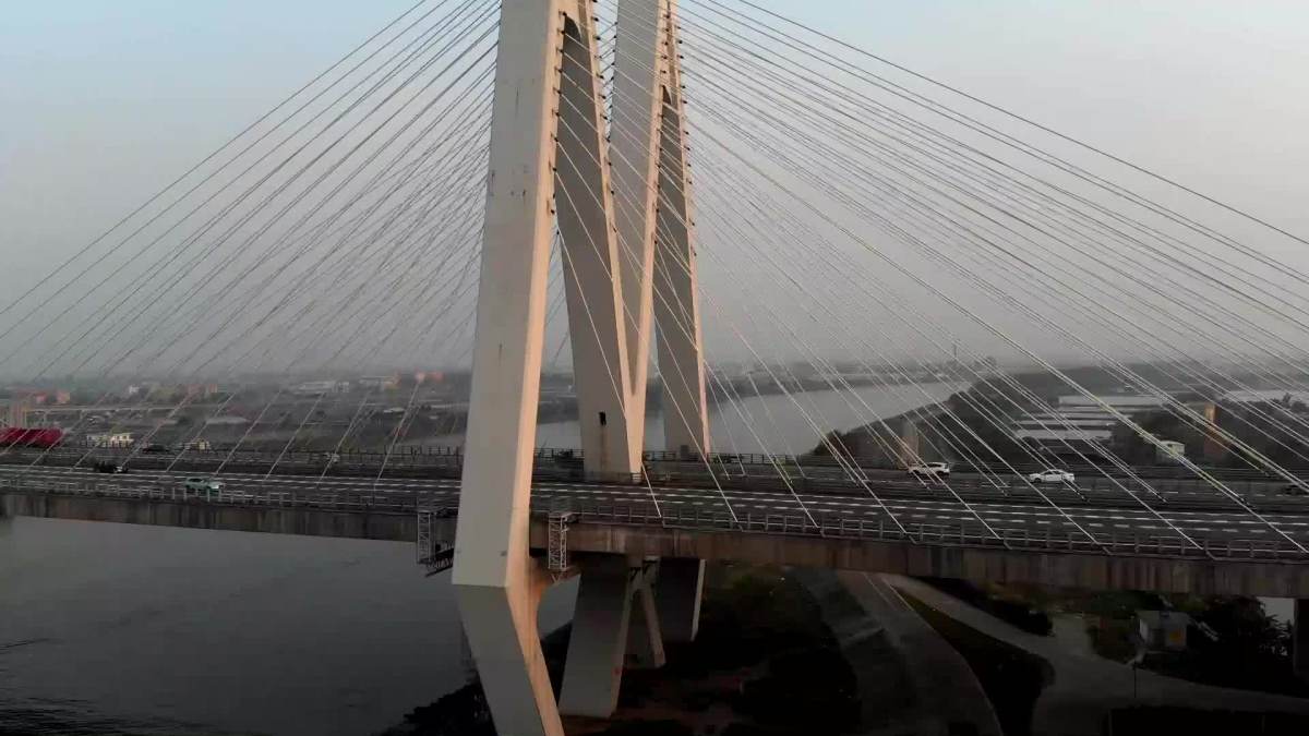 李沙特大桥-hd 720p 2mbps.mov