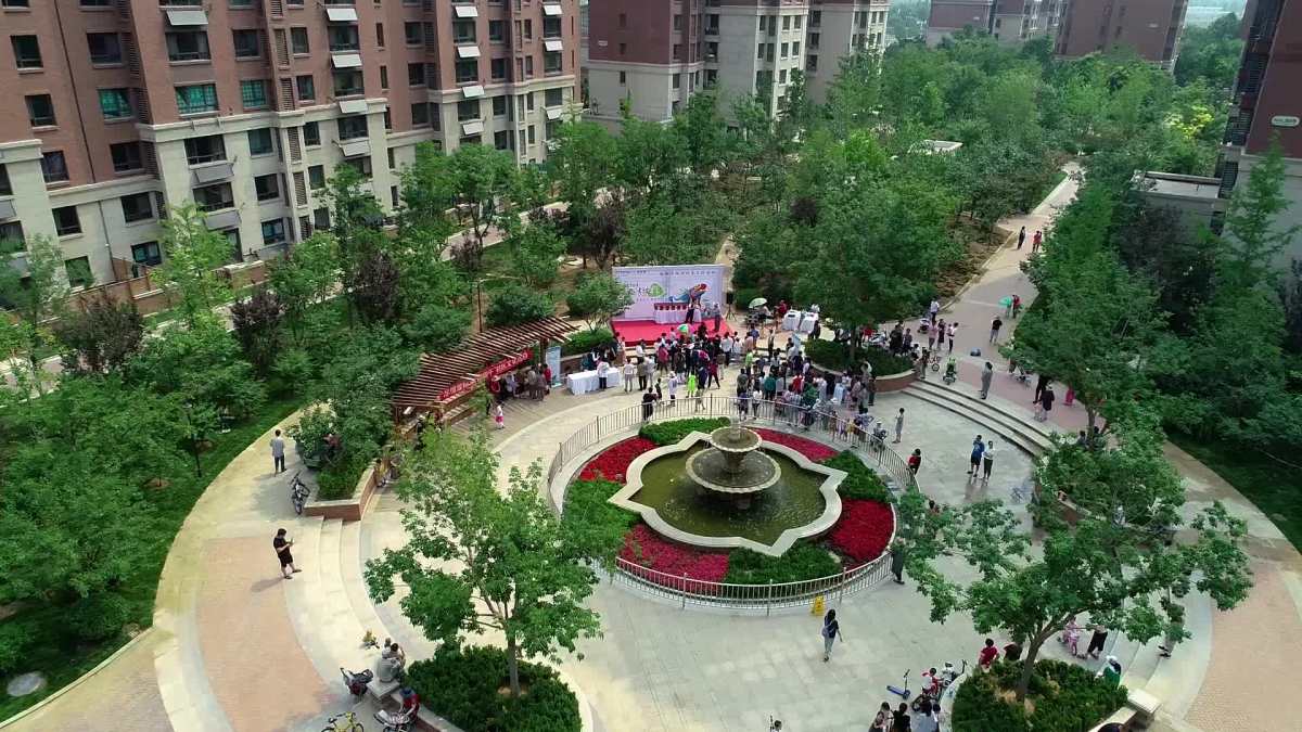 航拍唐山橡树湾尽情放纵飘香端午社区文化活动