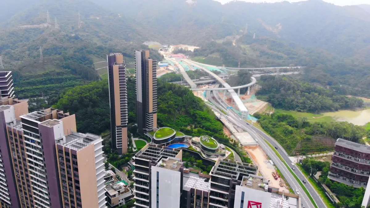 深圳坂田豪宅大作——万科璞悦山