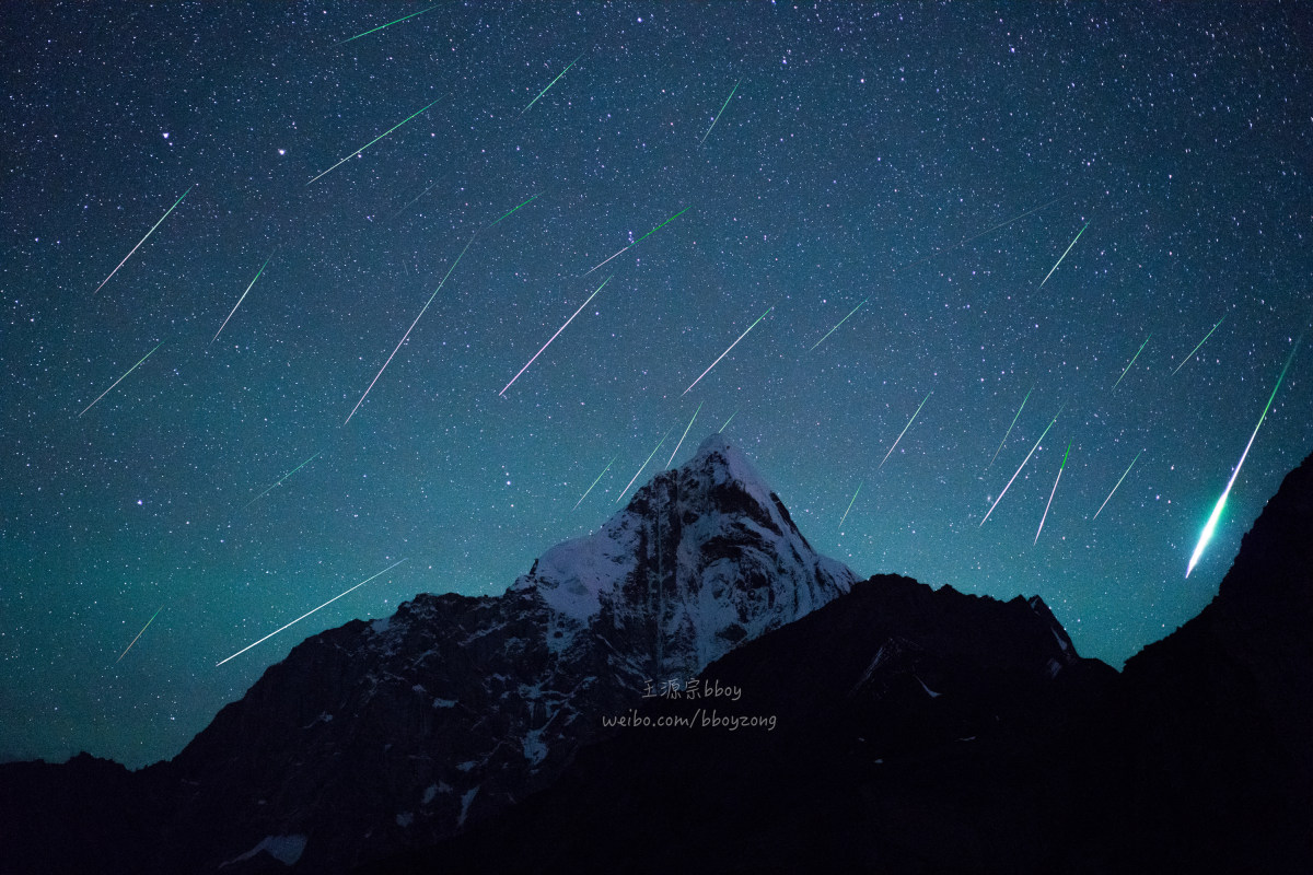 一颗英仙座火流星