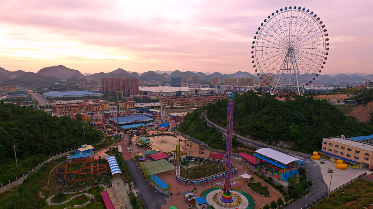 遵义第一最高摩天轮(思达欢乐谷).mp4