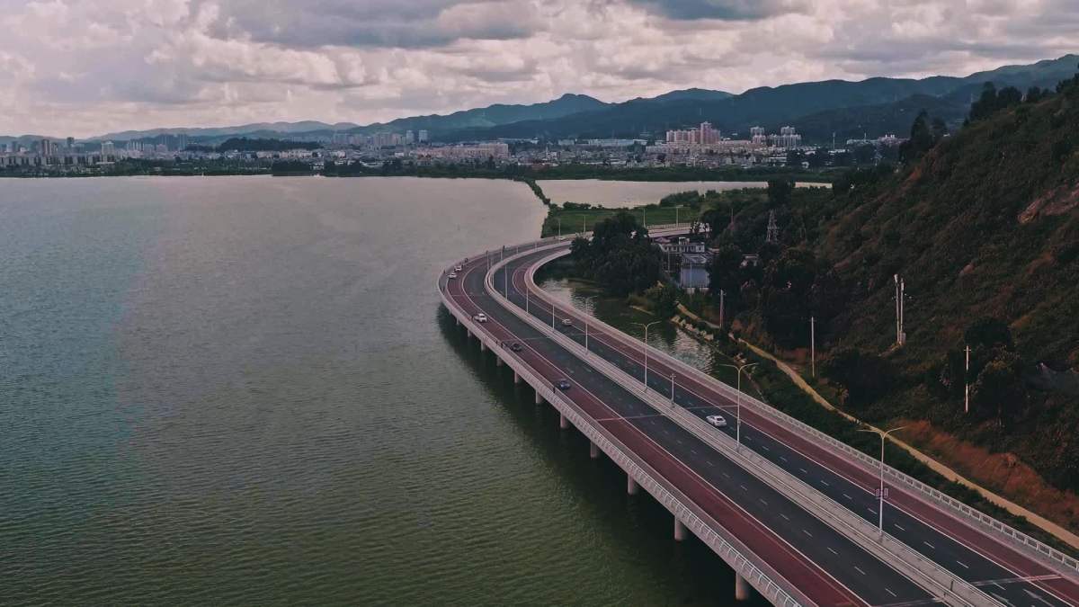 昆明最美公路滇池环湖南路