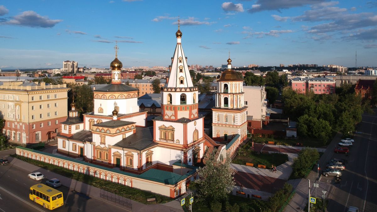 在伊尔库茨克航拍安加拉河畔的美丽风景