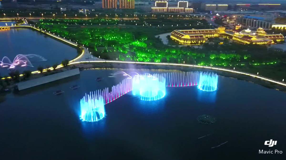 巴彦浩特喷泉夜景