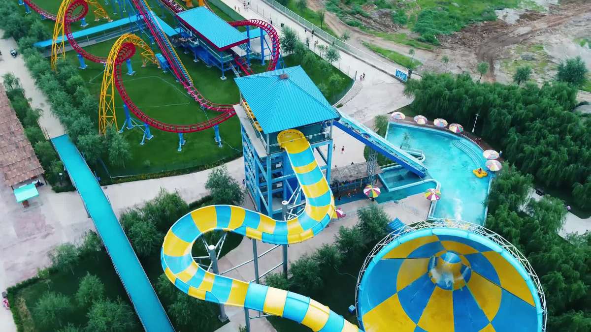 裸奔龙门湖水上世界.mp4