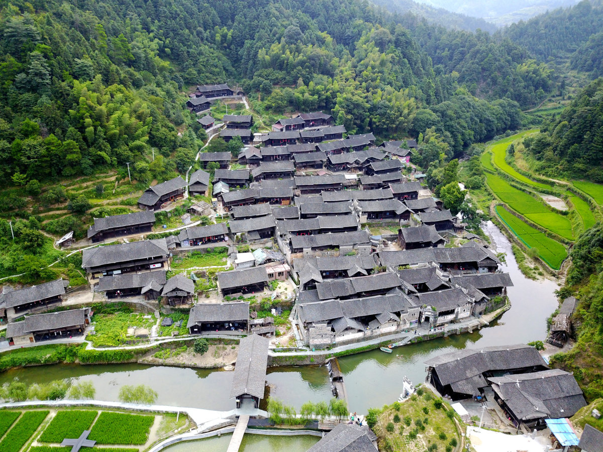 探访300年湘西古村五保田航拍画面温情缓缓触及心灵