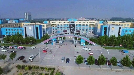 崛起的宏润学校