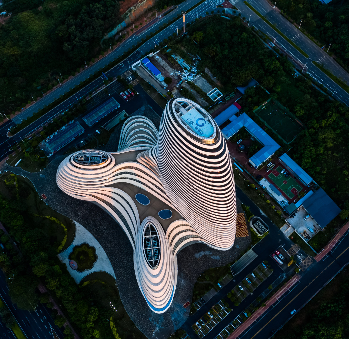 南宁地标建筑广西新媒体中心